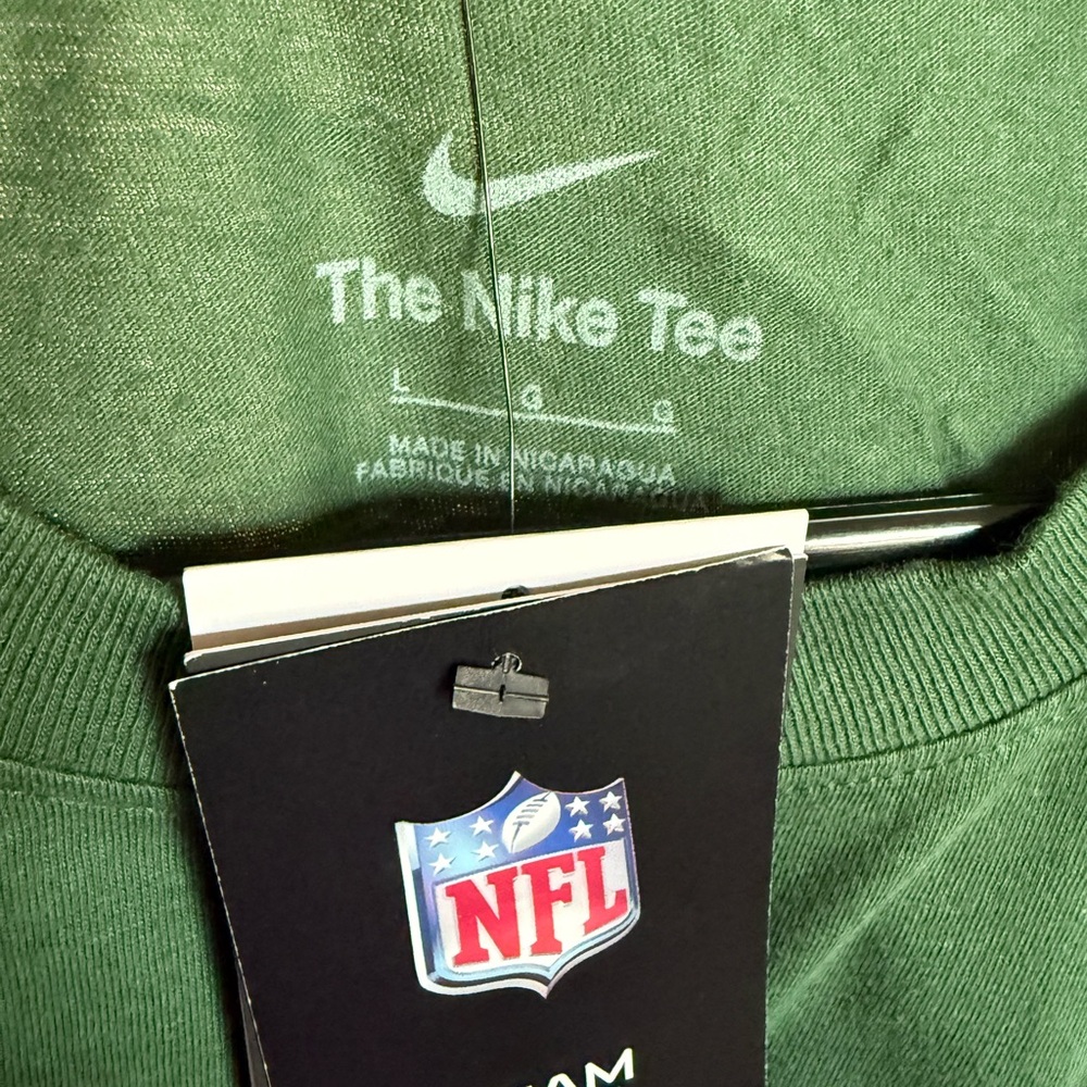 GREEN BAY PACKERS MENS TSHIRT NWT LARGE - Picture 5 of 6